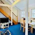 Haselnuss Apartment- 5 Personen- Parkplatz- Waschmaschine Lejlighed