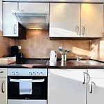 Haselnuss Apartment- 5 Personen- Parkplatz- Waschmaschine Lejlighed *